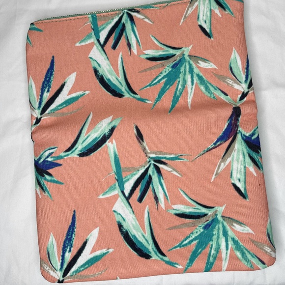 Rachael Pally Clutch - Picture 3 of 6